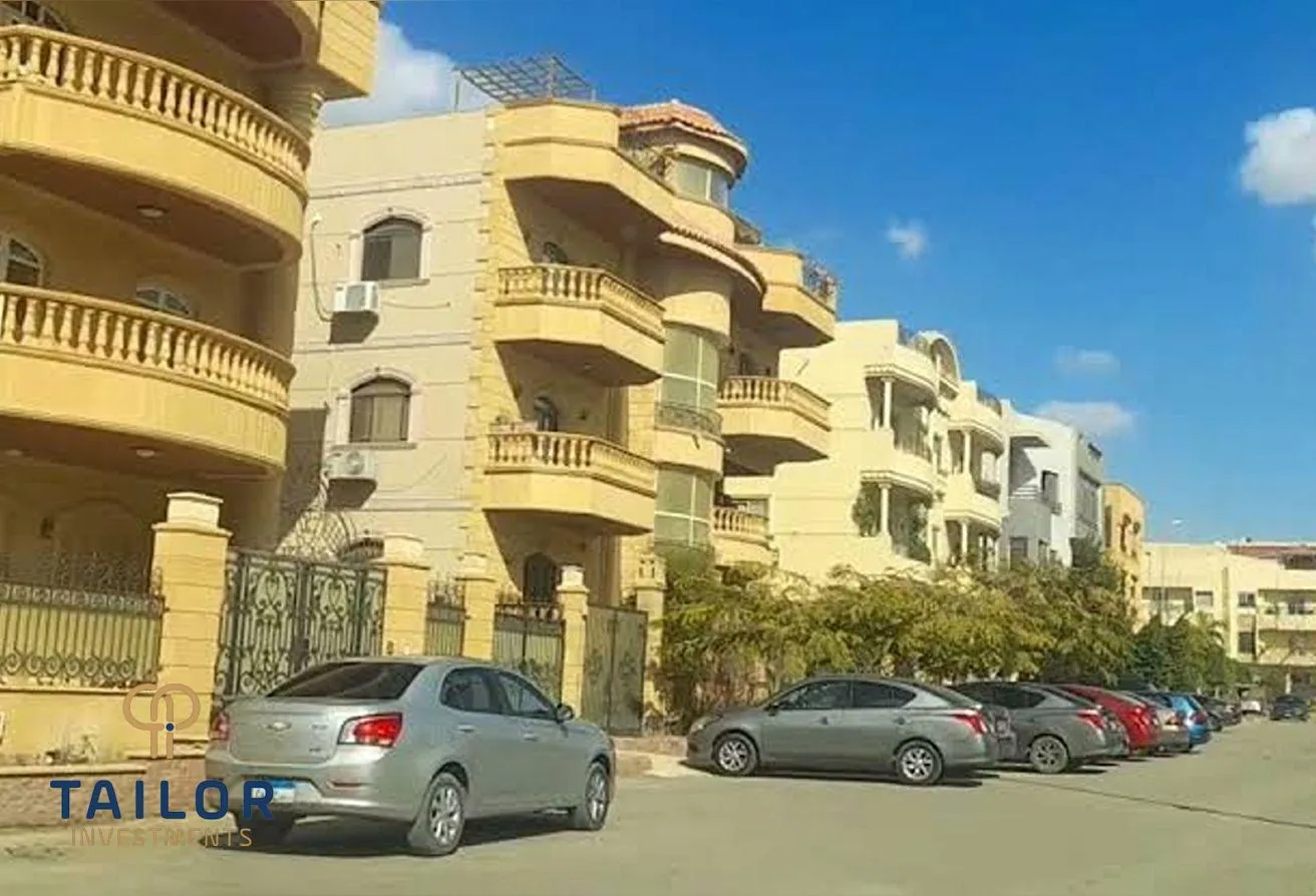 البيع في ميدان الياسمين: شقه للبيــــع بالقاهره الجديده فى الياسمين فيلات 4 