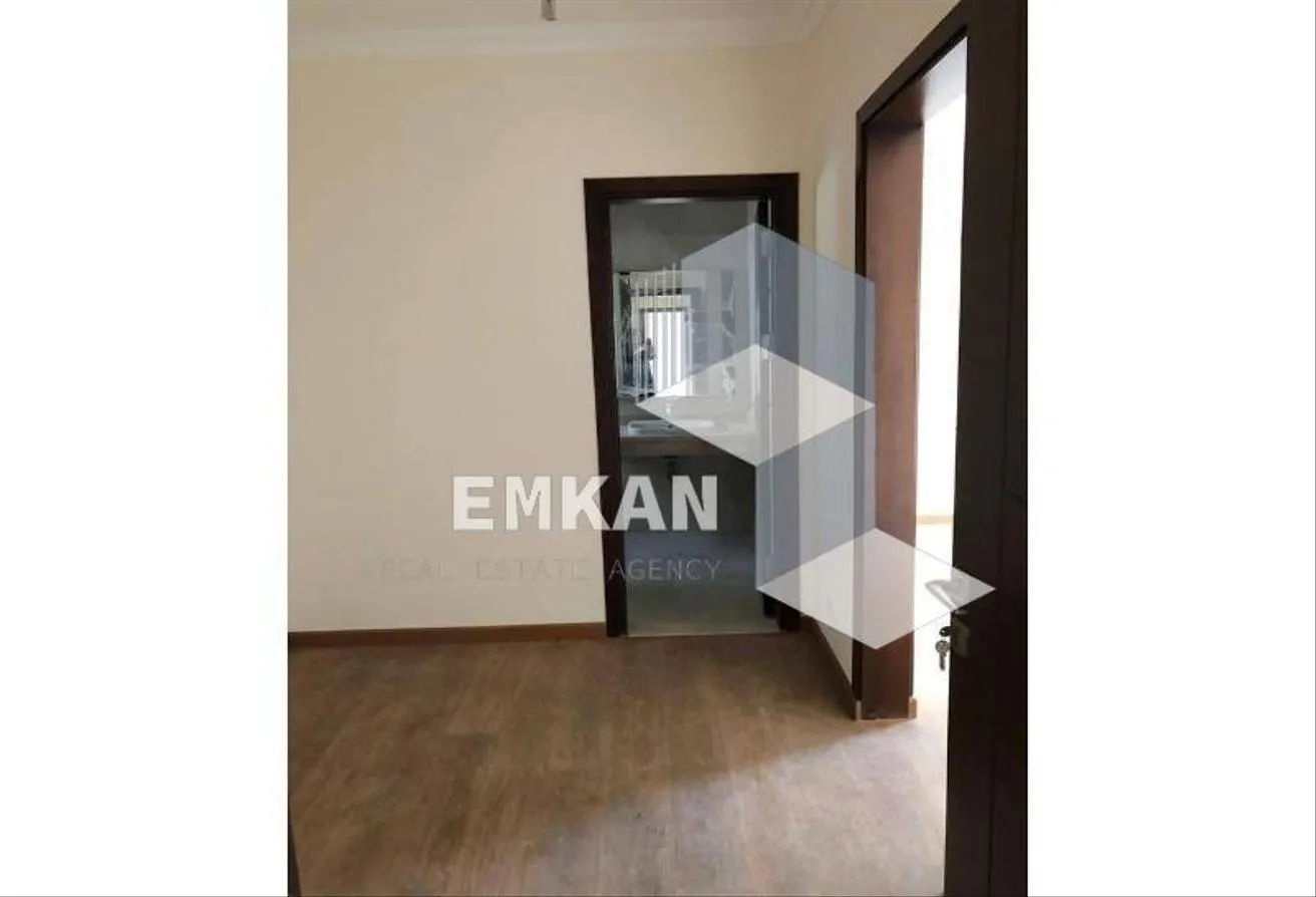 Rent in Westown: Apartment for rent, kitchen and air conditioners
