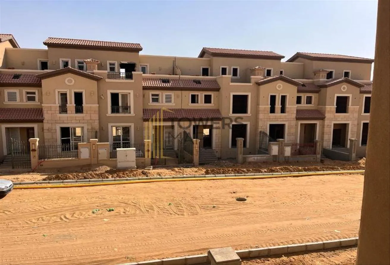 البيع في لافيستا سيتي: تاون هاوس ميدل / استلام فورى / كلاسيك /جاردن فيو 