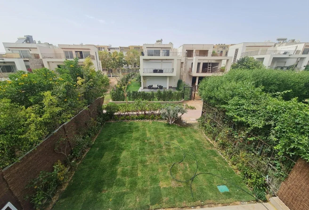 Sale in Westown: townhouse Fully finished  Westown for sale