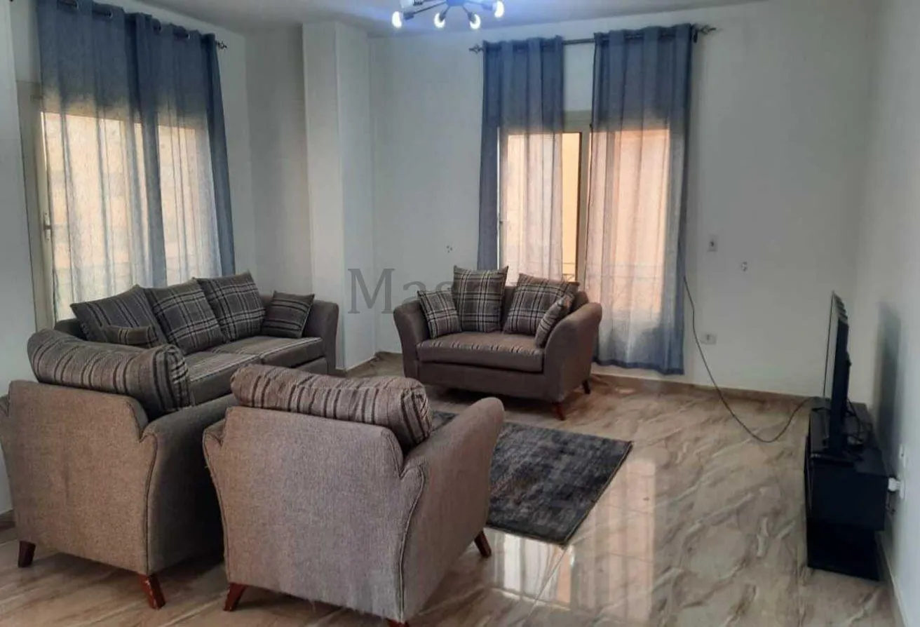 Rent in South Investors Area: شقة مفروشة للإيجار امام الجامعة الامريكية