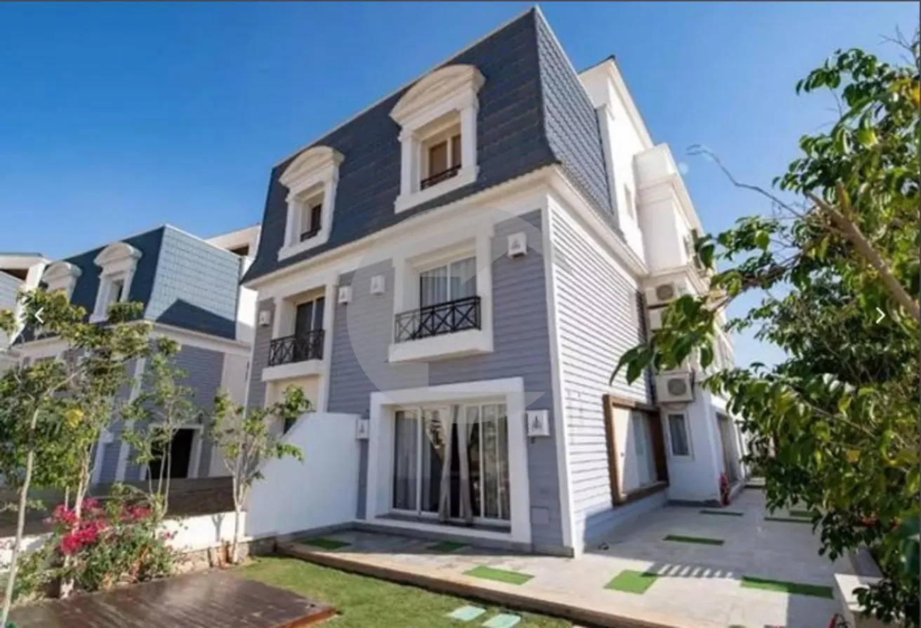 Sale in Mountain View Hyde Park: Own Your Luxury I-Villa With Lake View Only 5% DP!