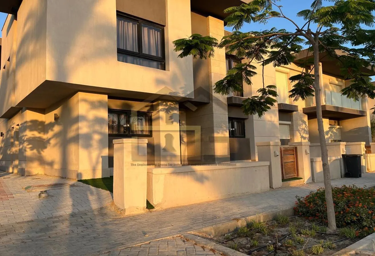 Sale in Swan Lake: Twin house with cabana ba7ry 100% 4 bedrooms