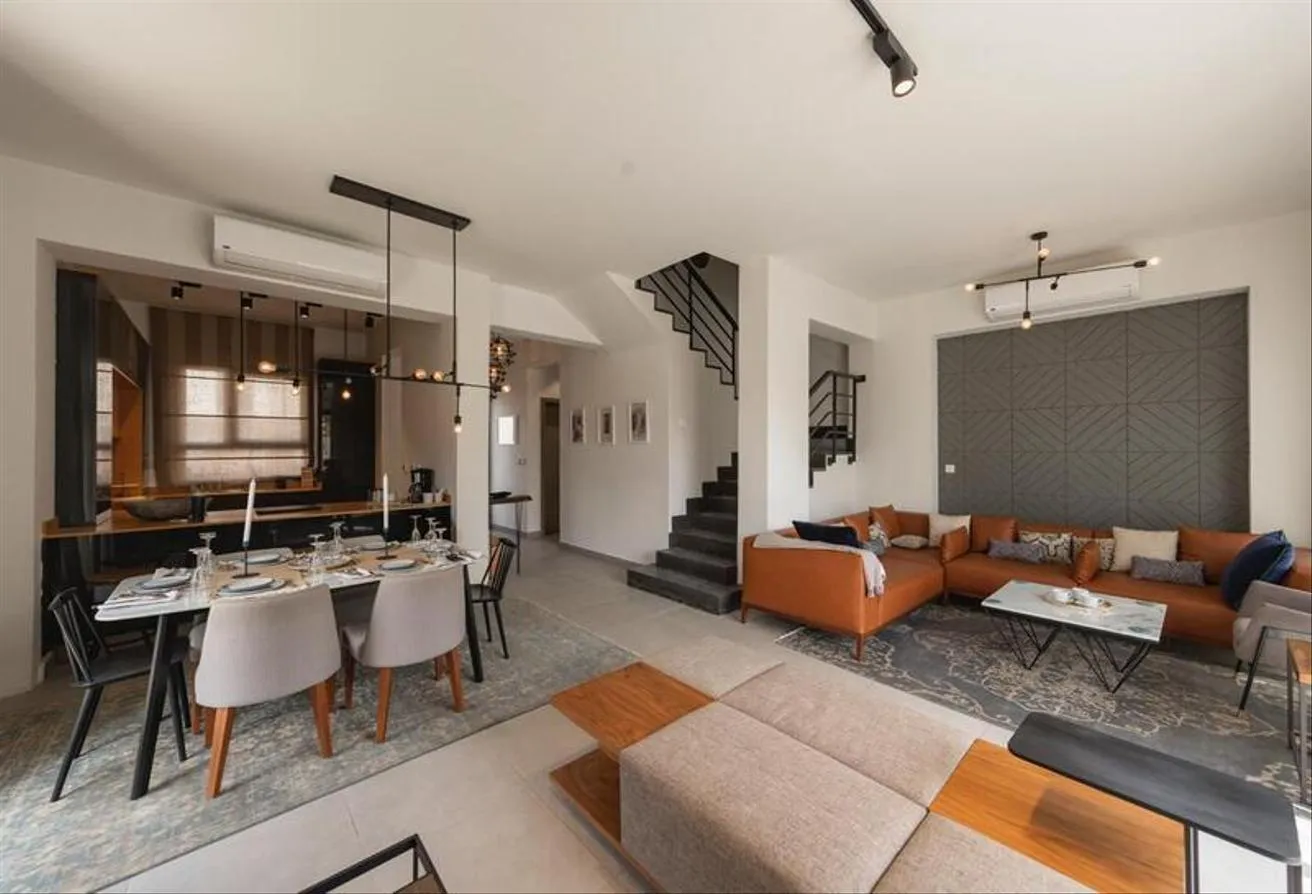 Sale in Creek Town: Duplex with garden, immediate + installments in th