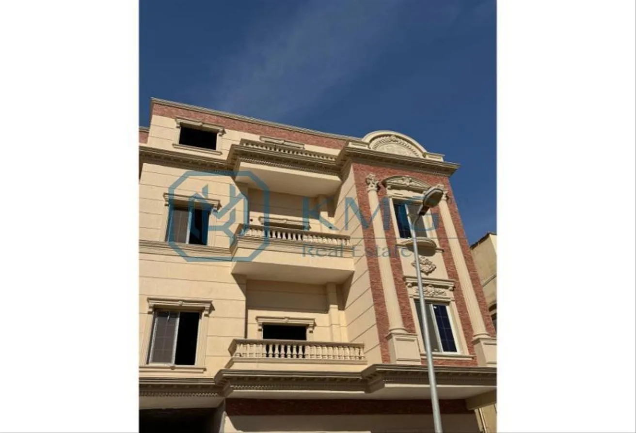 Sale in Area D: شقة في جنوب الأكاديمية بتسهيلات ويوجد خصم للكاش