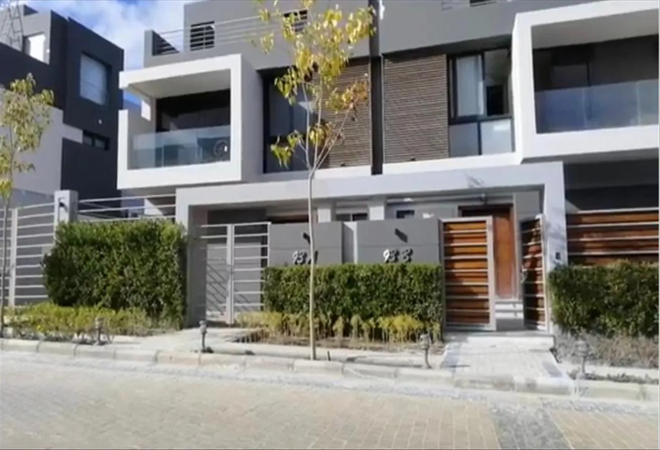 Rent in Patio Al Zahraa: فيلا للايجار بكمبوند  باتيو الشيخ زايد