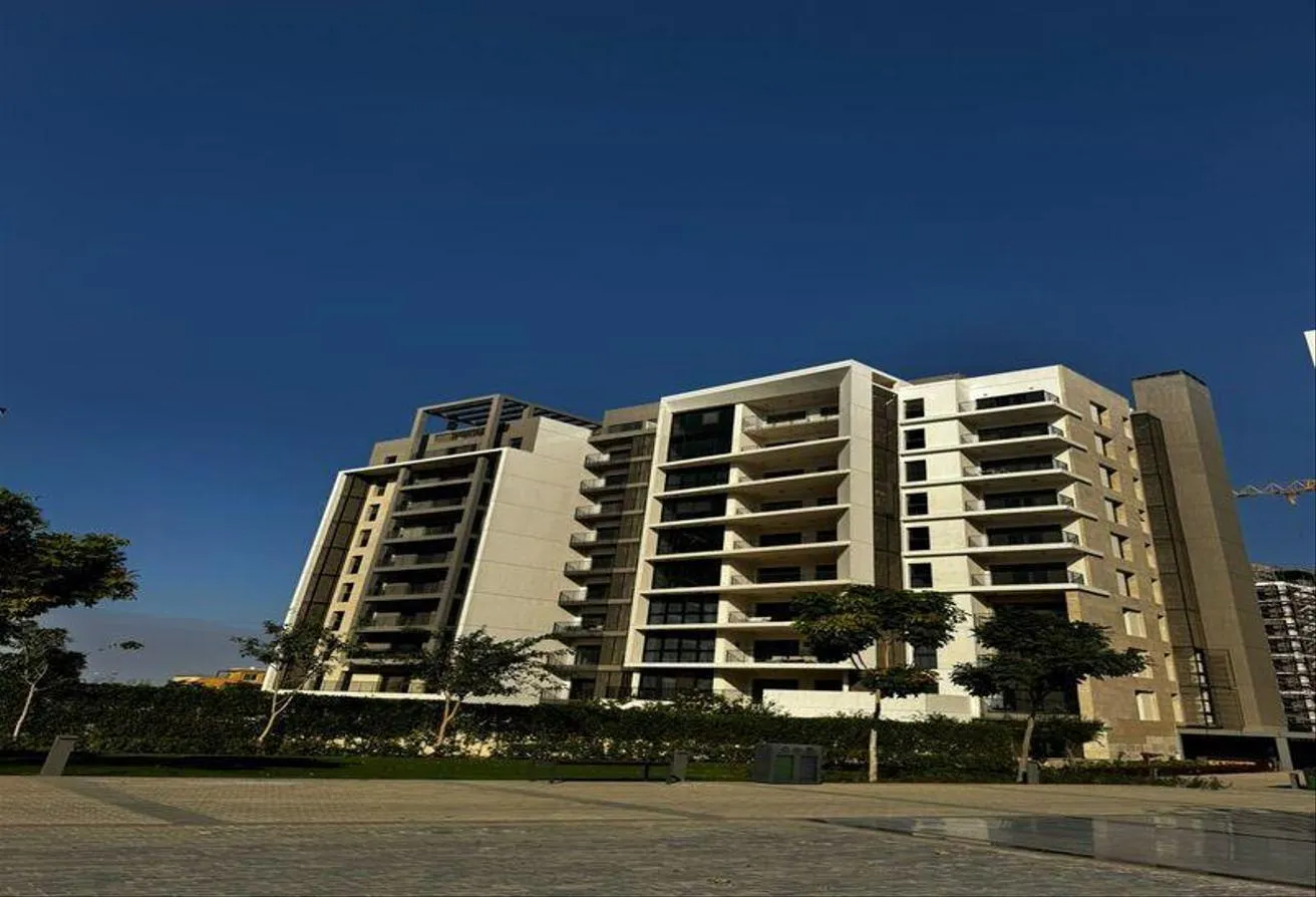 Rent in Aura: Apartment 160m for rent in Sheikh Zayed zed Towers