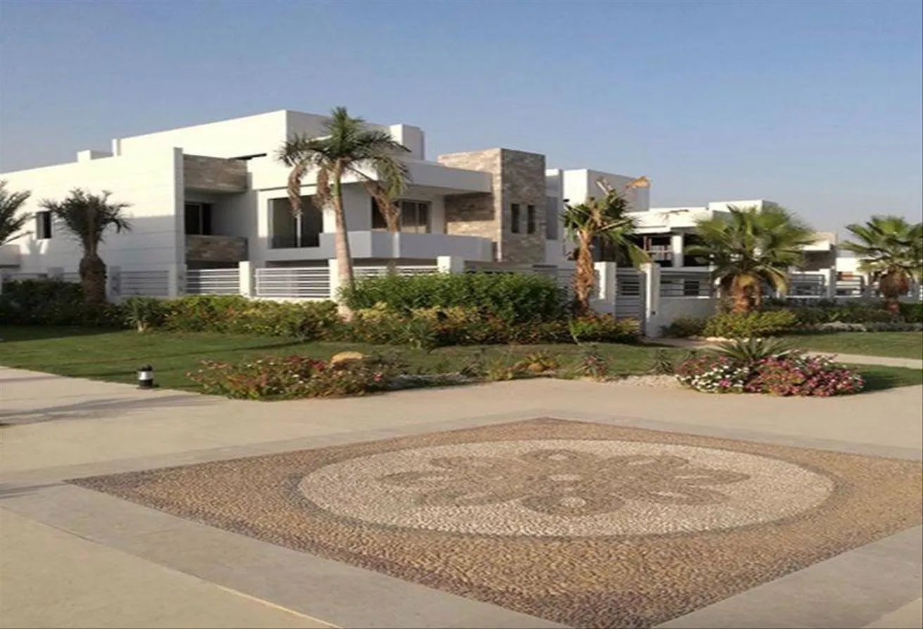 Sale in Cleopatra Square: ready to move twin house-Cleopatra square over 4y