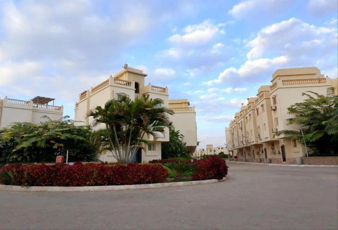 Sale in Bellagio: chalet in Ain sokhna+garden installments 20 years