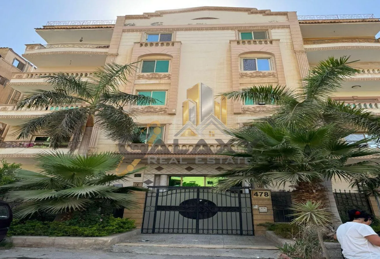 Sale in Fatma Al Sharbatly Mosque: Best Price | Penthouse For Sale | Super-lux