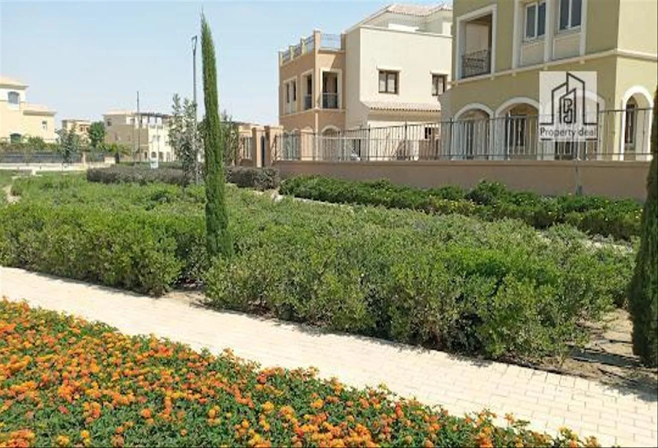 البيع في ميفيدا: بأقل سعر تاون هاوس 342م تشطيب كامل+ مطبخ وتكييفات 