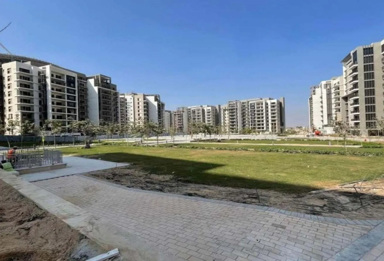 Sale in Zed Towers: Pent House Finished With AC | Installment Over 7 Y