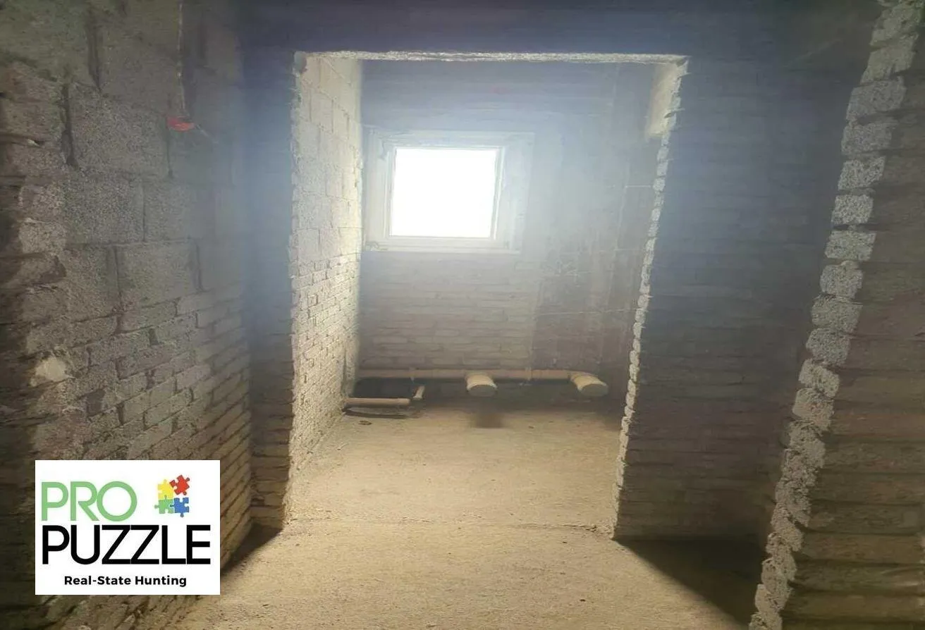 البيع في مركز القاهرة الجديدة: اخر فيلا للبيع بسعر قديم داخل تاج سيتي بالتجمع 