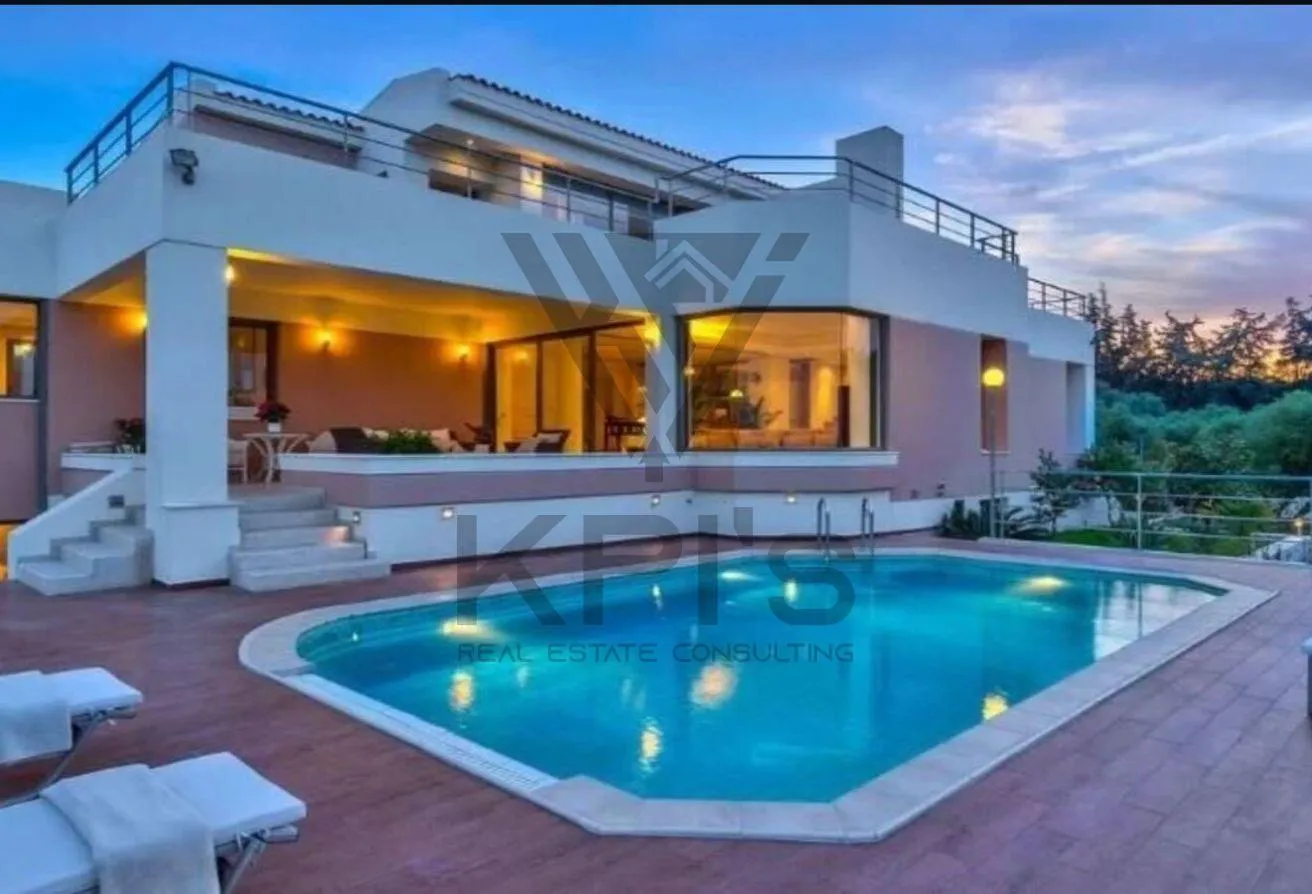 Sale in Solana East: RESALE Villa Finished PrimeLocation in Solana east