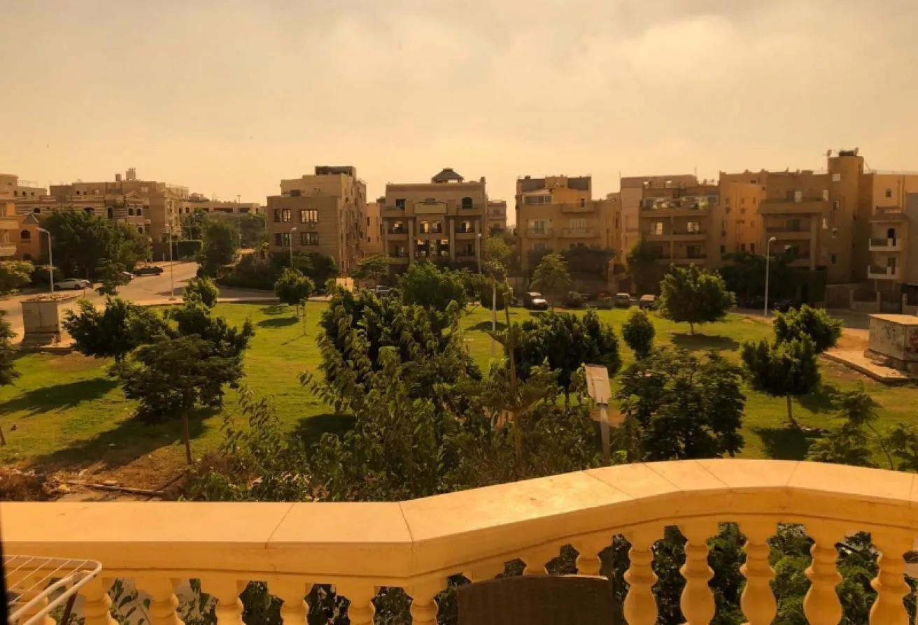 للايجار في شرق الاكاديمية: دوبلكس مفروش ف ارقي احياء التجمع للايجار بسعر مميز 