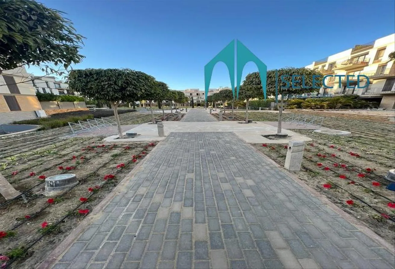 Sale in Westown: Ground Duplex for sale in Beverly Hills Westown