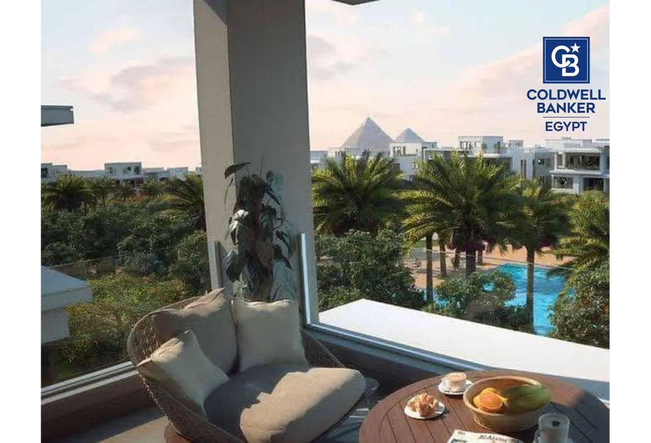 Sale in Pyramids Heights: Resale Apt 320m in Golden SQ With A Prime Price