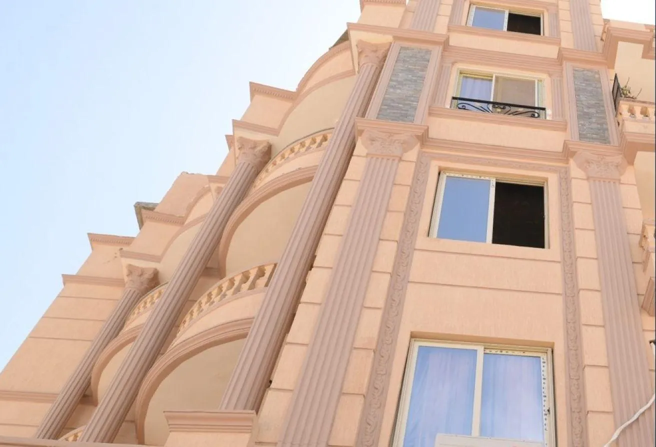 Sale in Beit Al Watan: Apartment 192m garden in Sheikh Zayed installments