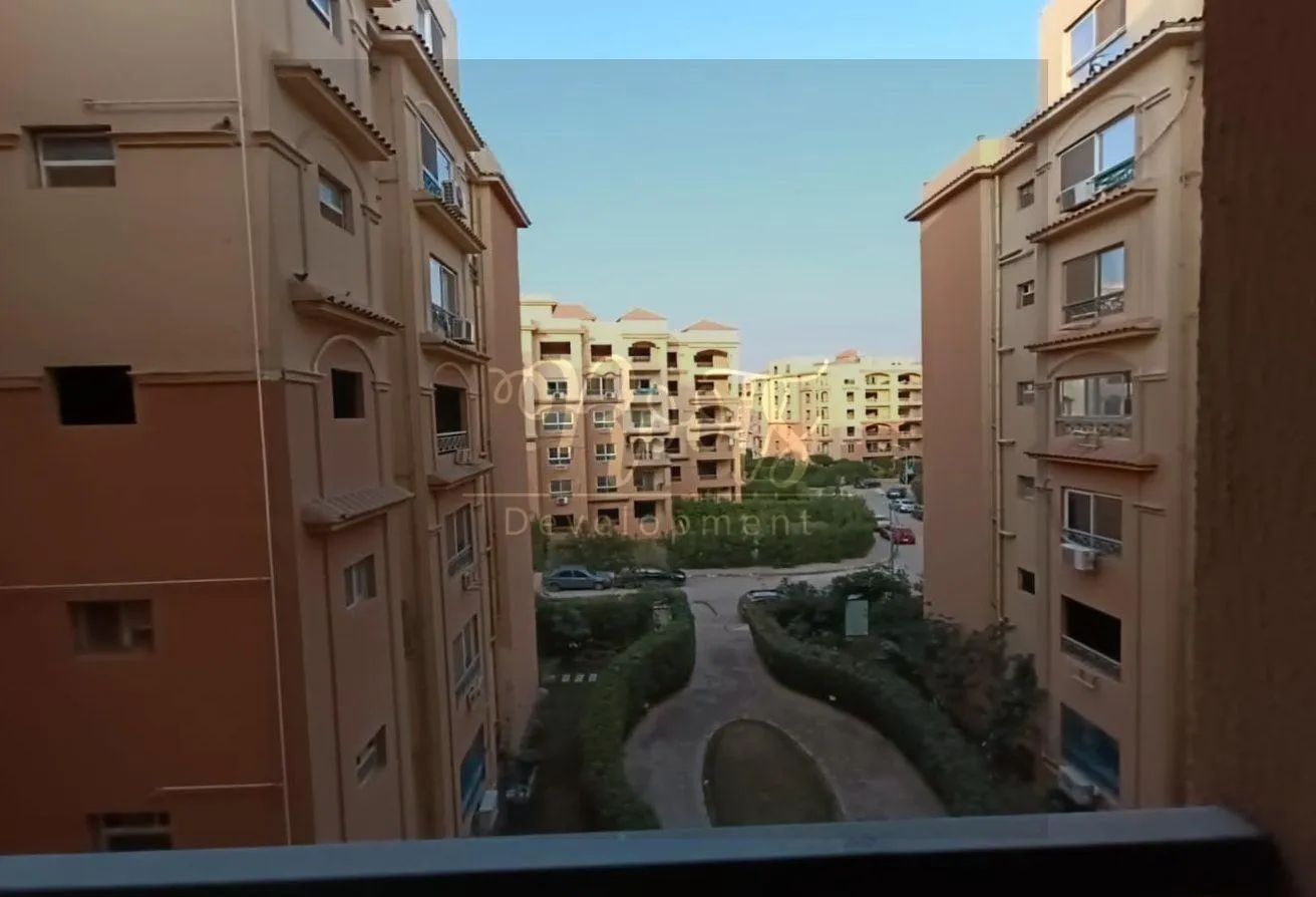 Sale in Rehab October City: شقة دور ثاني اوبن فيو علي منطقة خدمات ولاندسكيب