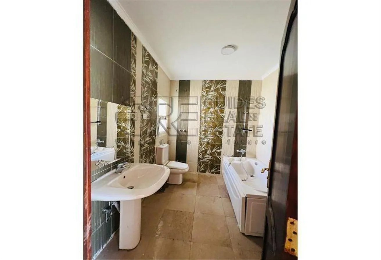 Gallery Image 12