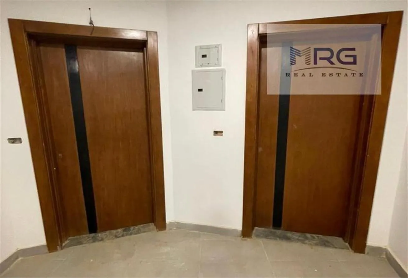 Sale in Katameya Gate: Apartment 100m for sale facing the ring road in Ka