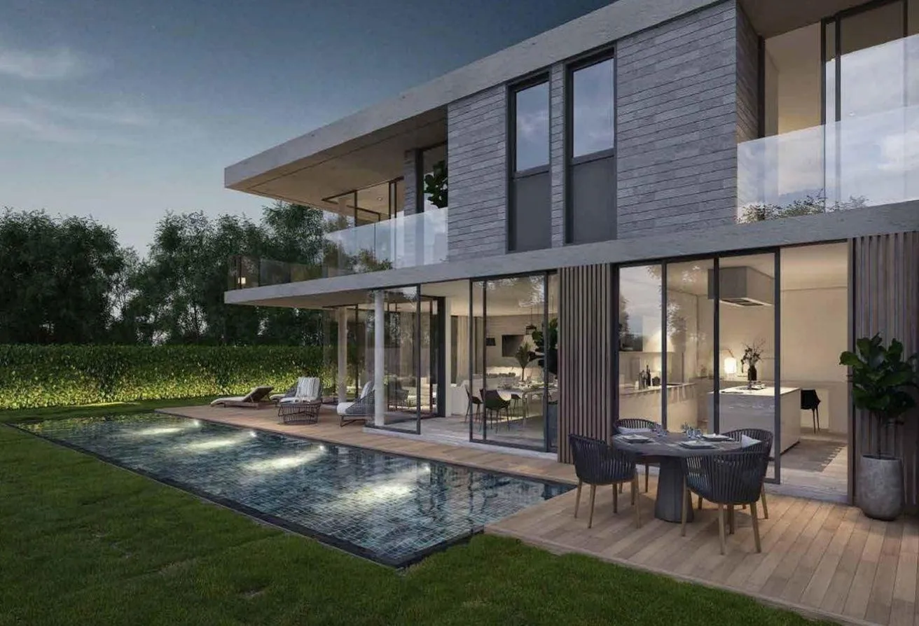 Sale in Hills of one: Luxuriously finished townhouse near Beverly hills