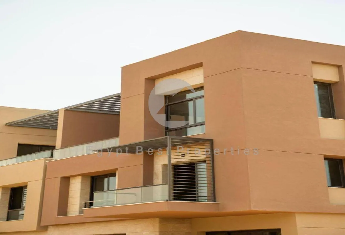 Sale in District 5: Town house for sale in new Cairo district 5 10% DP