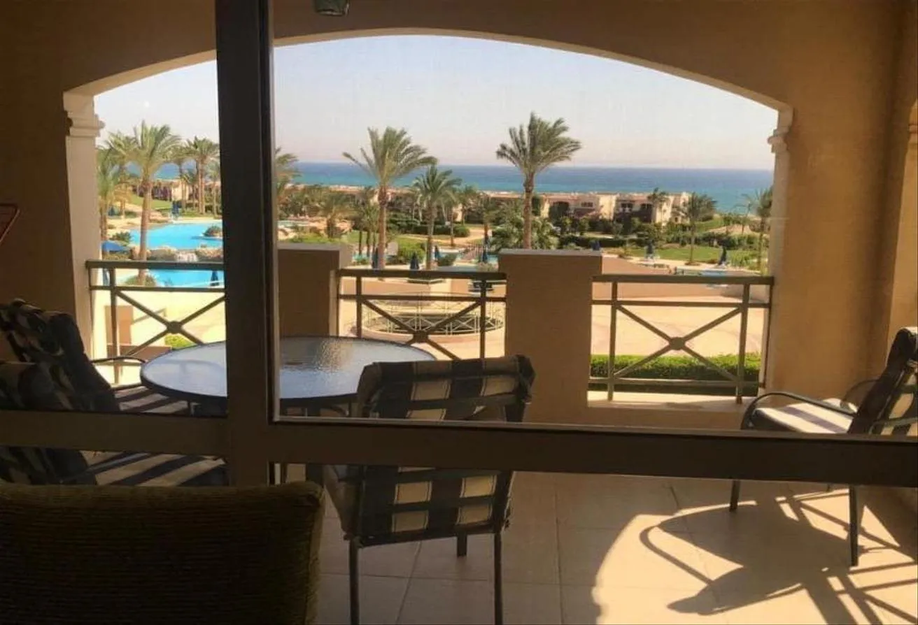 Sale in La Vista 3: Sea Chalet Serviced By Gravity Front of The Marina
