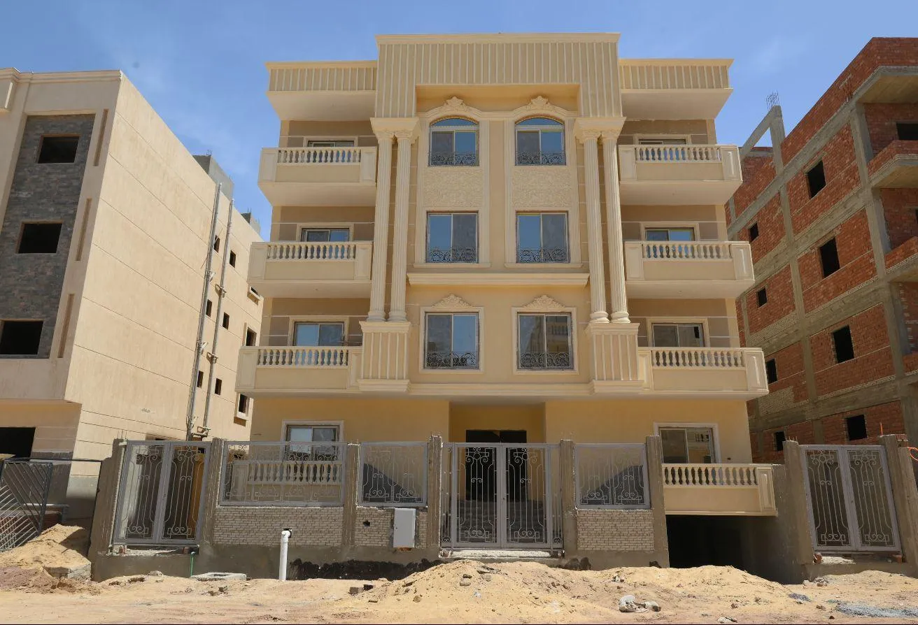 Sale in Beit Alwatan: شقه استلام فورى فى بيت الوطن اكتوبر الاساسى 200متر