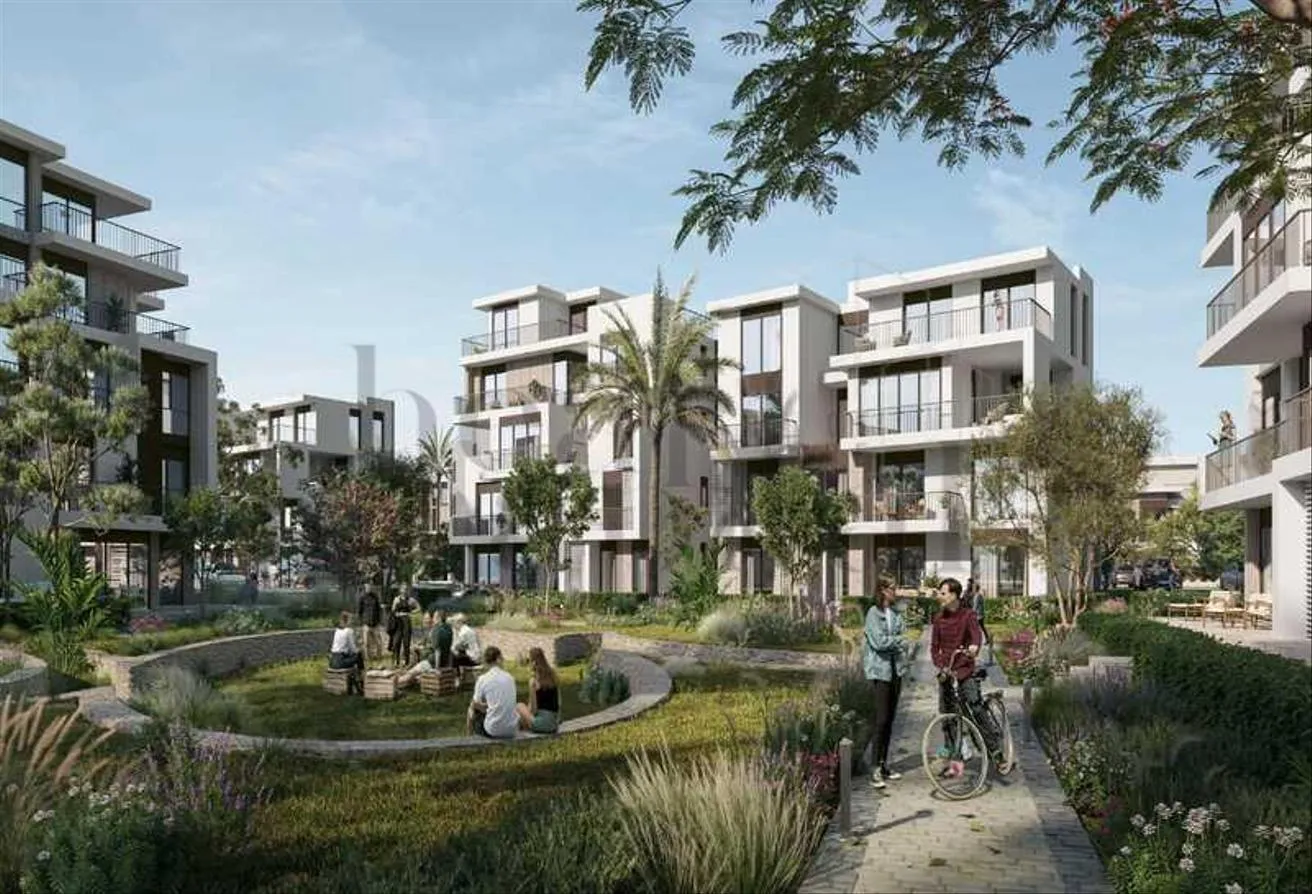 Sale in Solana East: Luxury Middle Townhouse for Sale in Solana East