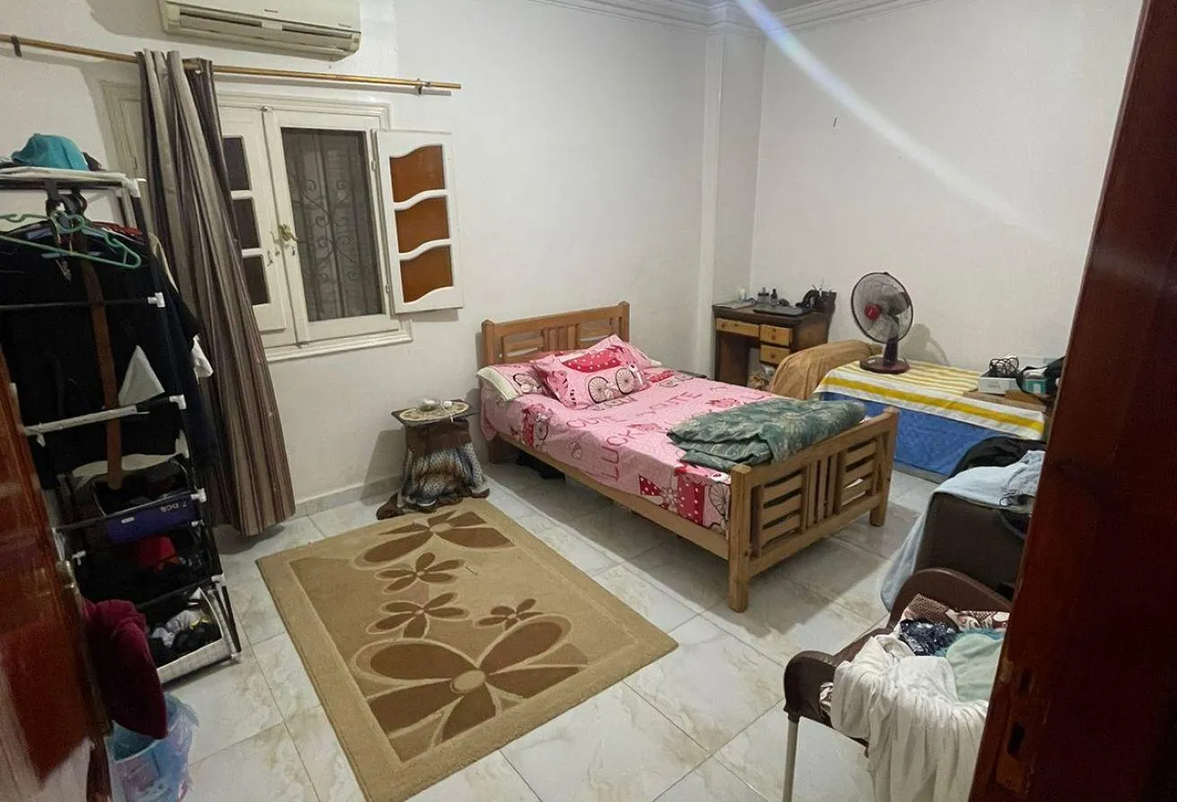 Sale in 11th District: للبيع عماره في الحي ١١  الشيخ زايد