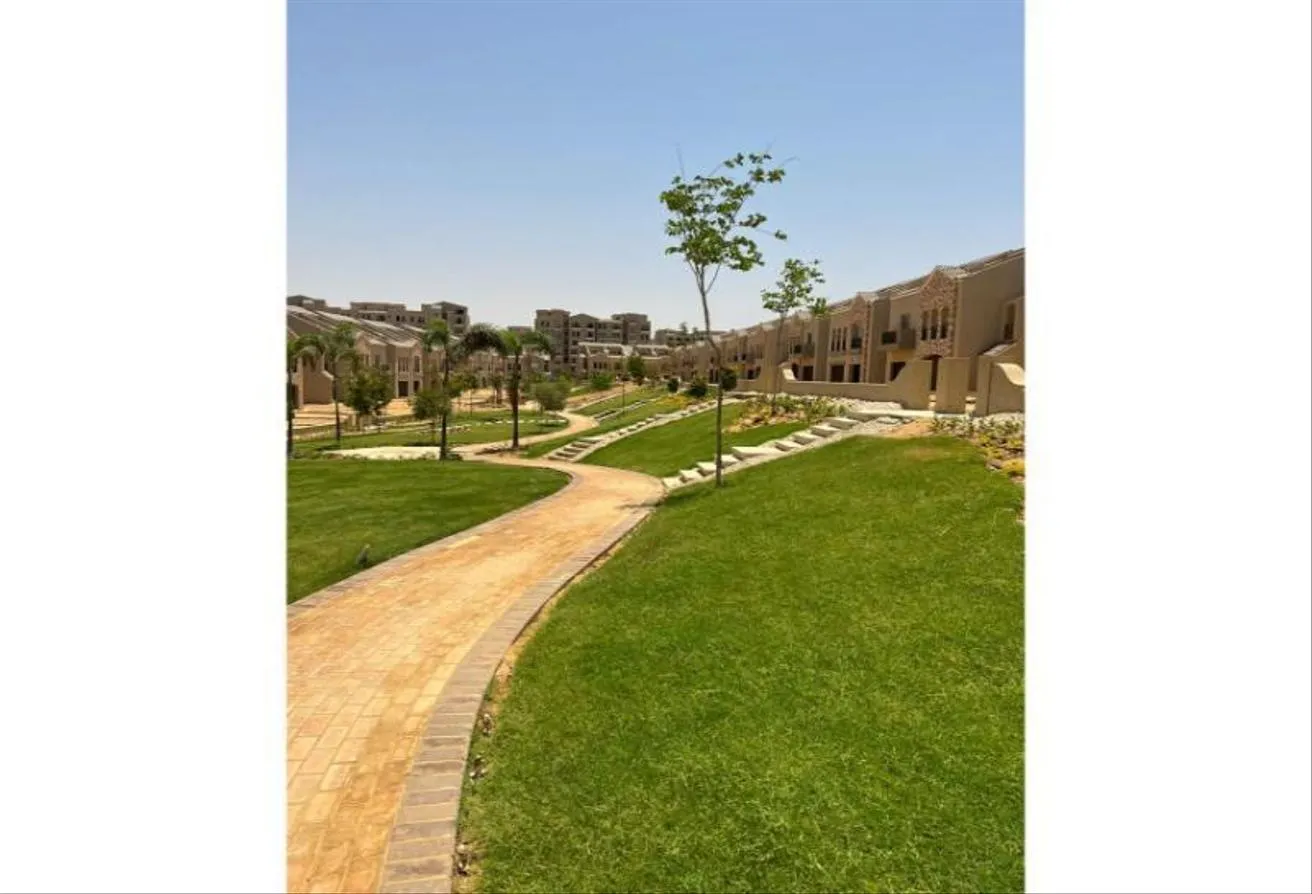 البيع في جرين سكوير: شقه للبيع استلام فوري في تاج سلطان مساحه 256 متر 