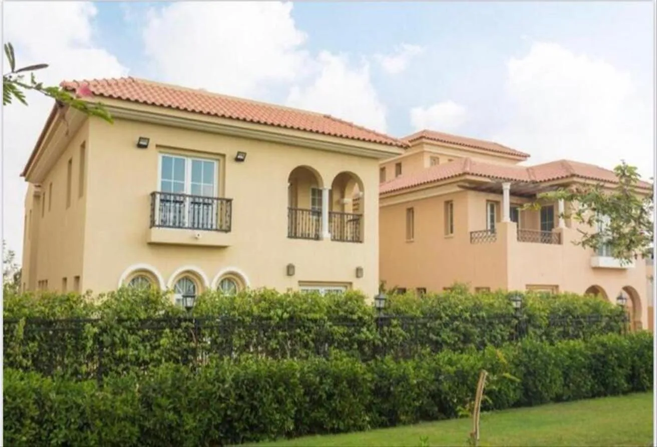 Sale in Garden Lakes: Apartment prime location For Sale In Garden lakes