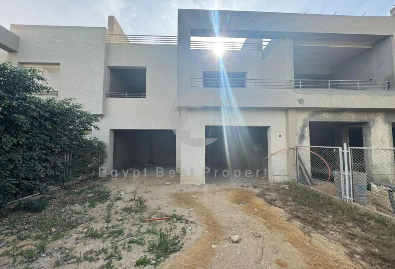 Sale in Palm Hills WoodVille: Town house at woodville with special price