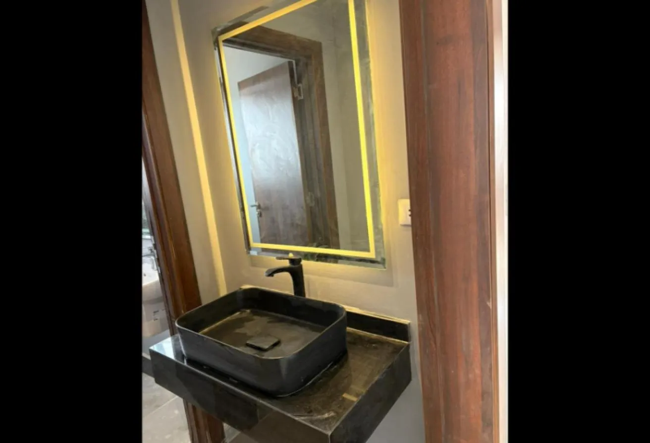 Gallery Image 19