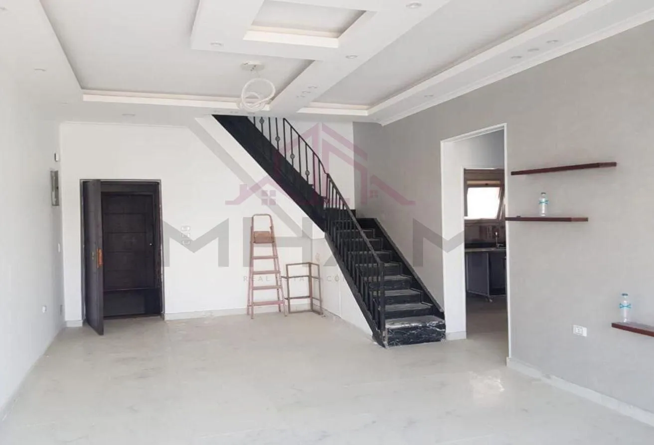 Rent in Moon Valley: Penthouse for rent in Moon Valley, ultra super lux