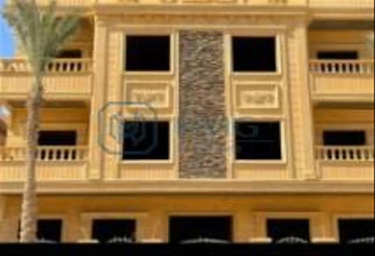 Sale in El Yasmeen 8: شقة بسعر لقطة تطل على حديقة هواها بحري بالفيلات