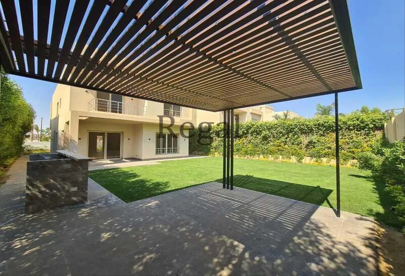 Rent in Grand Heights: فيلا للأيجار كمبوند جراند هايتس امام مدخل زايد 4