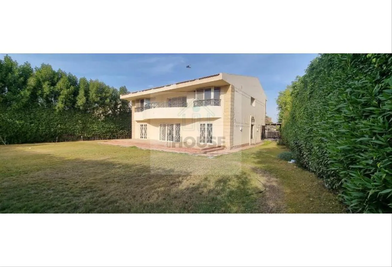 Rent in Al  Rabwa: بكمبوند الربوه فيلا سوبر لوكس ع الجولف
