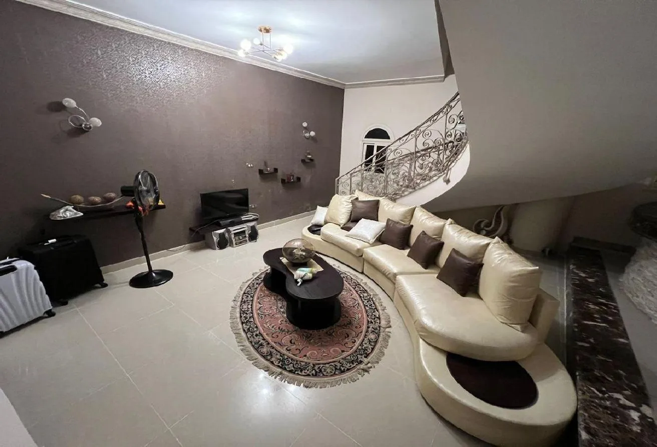 Rent in North Teseen St.: Office Space|for Rent|100Sqm| DownTown