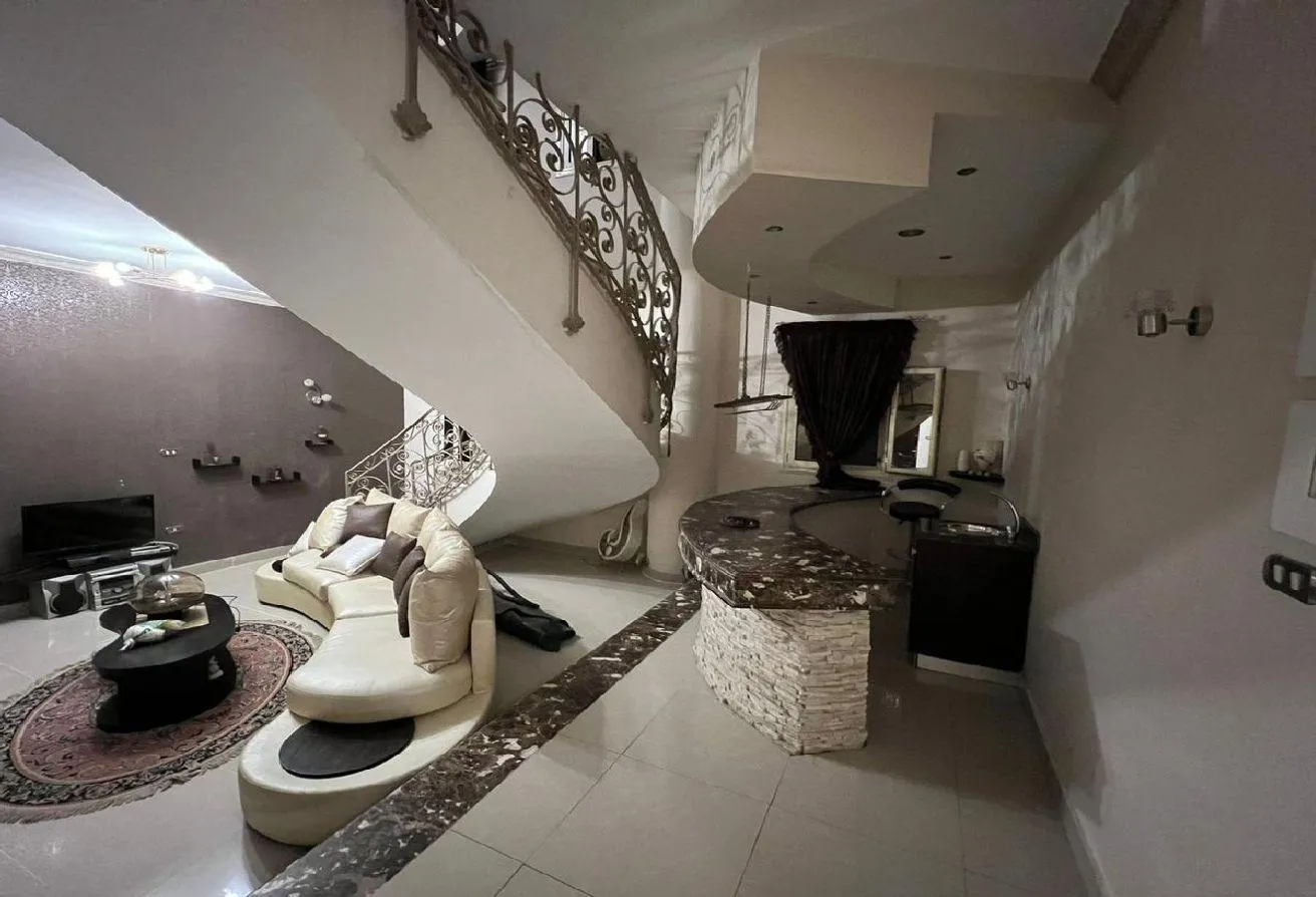 Gallery Image 12