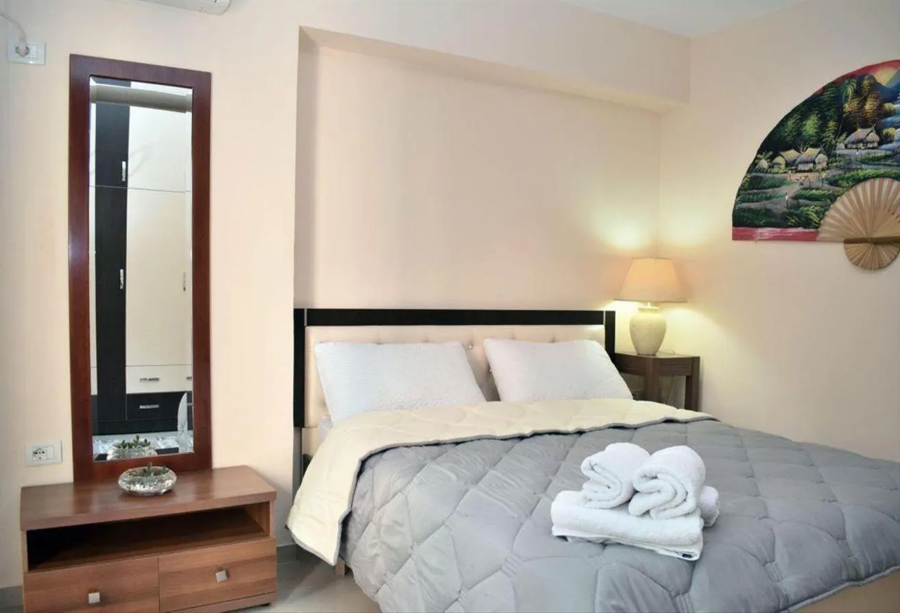 Sale in Beverly Hills Road: Penthouse for sale in Beverly Hills Compound, Shei