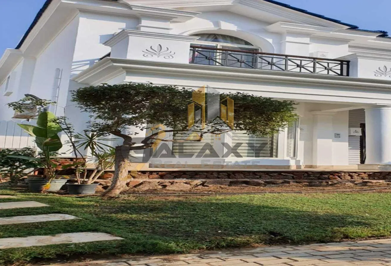 Sale in Mountain View 1: Amazing villa For Sale | Furnished| Prime Location