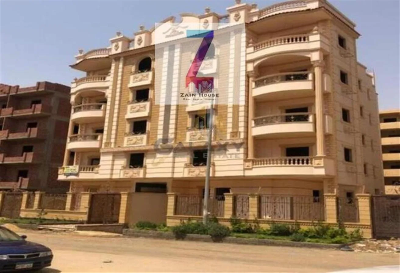Sale in North Lotus: شقةارضي بجاردن  200م        للبيع اللوتس الشمالية