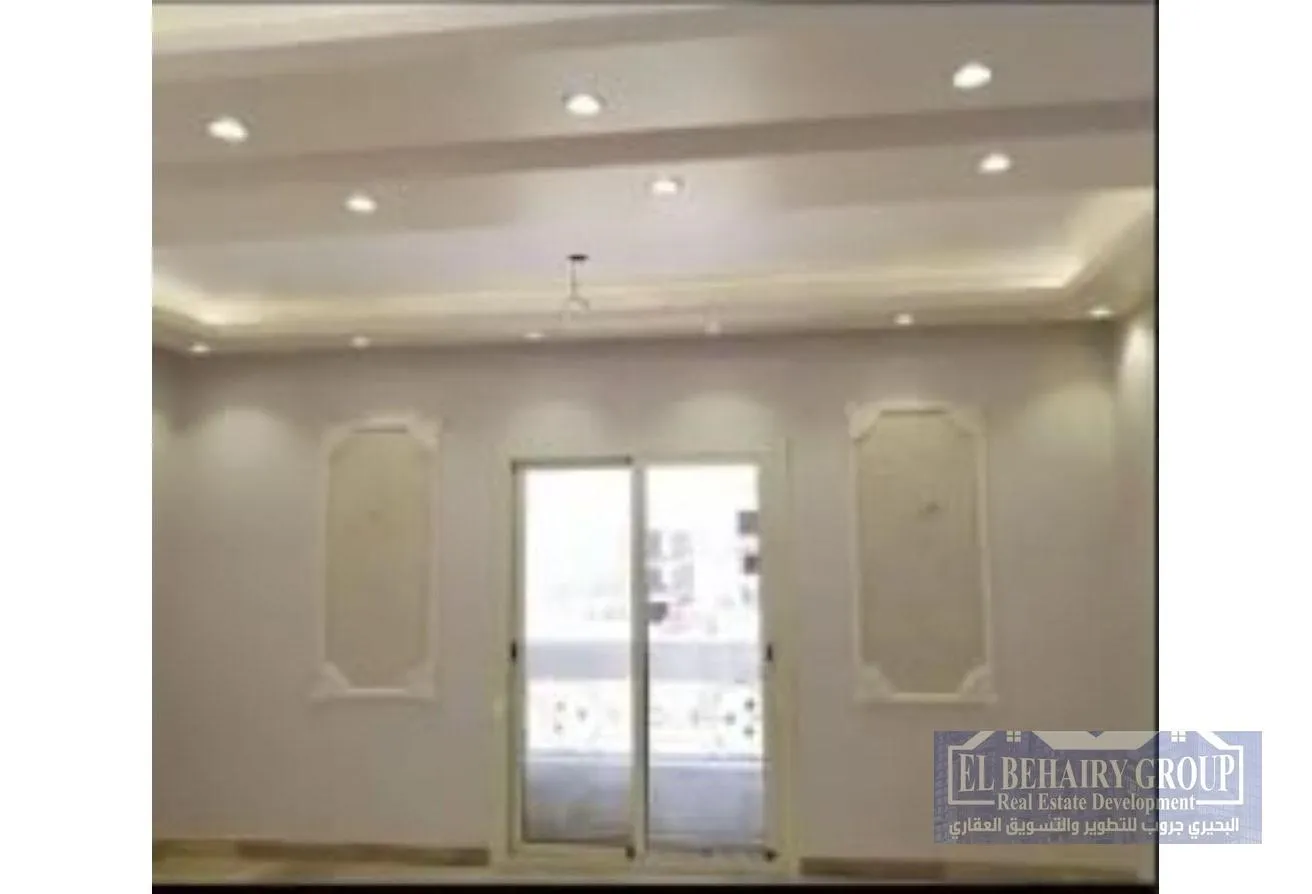 Sale in El Banafseg 9: شقة للبيع في التجمع الاول البنفسج فيلات 9