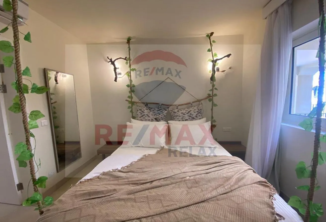 Rent in Veranda: 1 BD with private garden in Veranda for long term