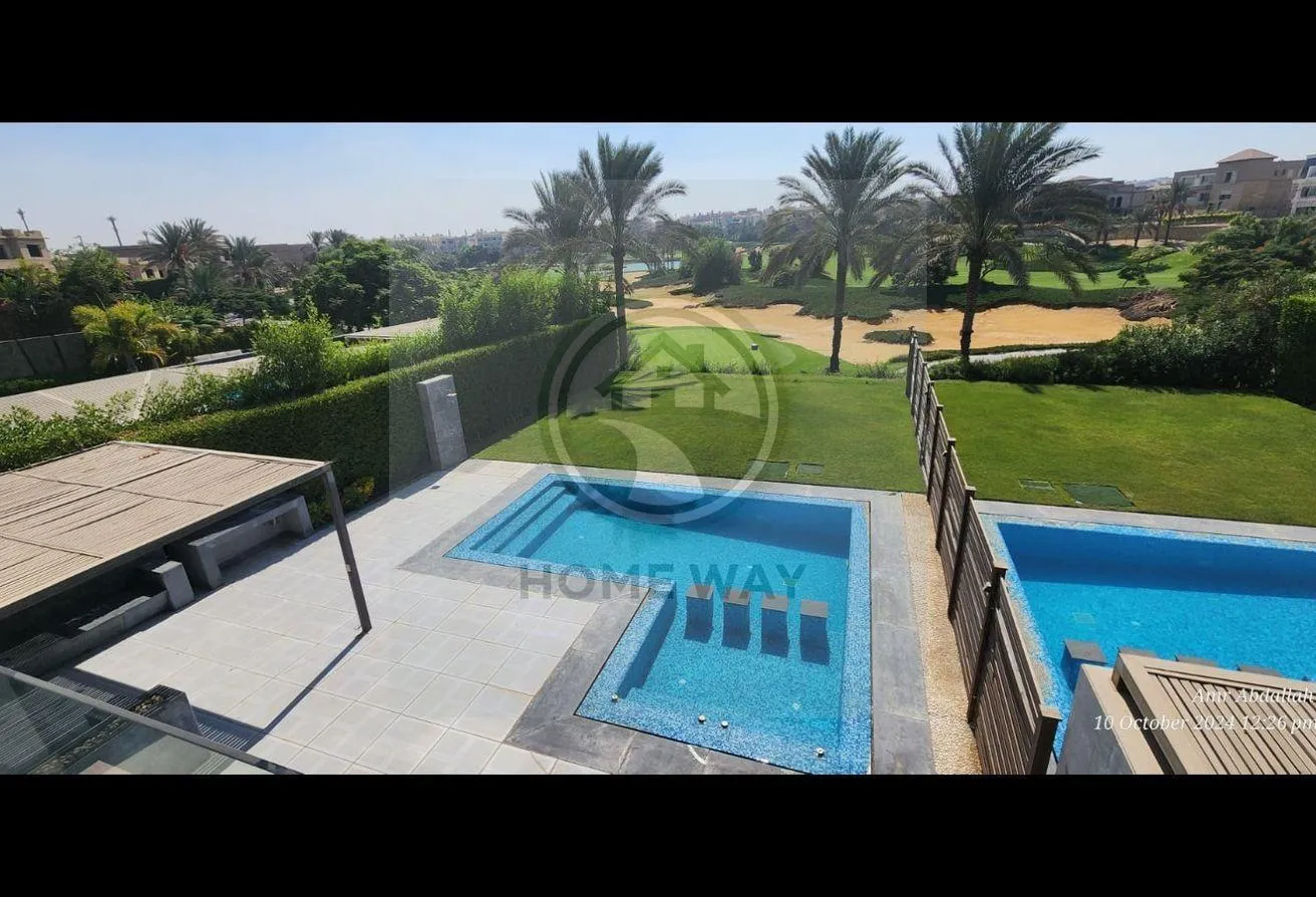 للايجار في قطامية ديونز: فيلا مفروش للايجار مباشره علي الجولف بحمام سباحه 