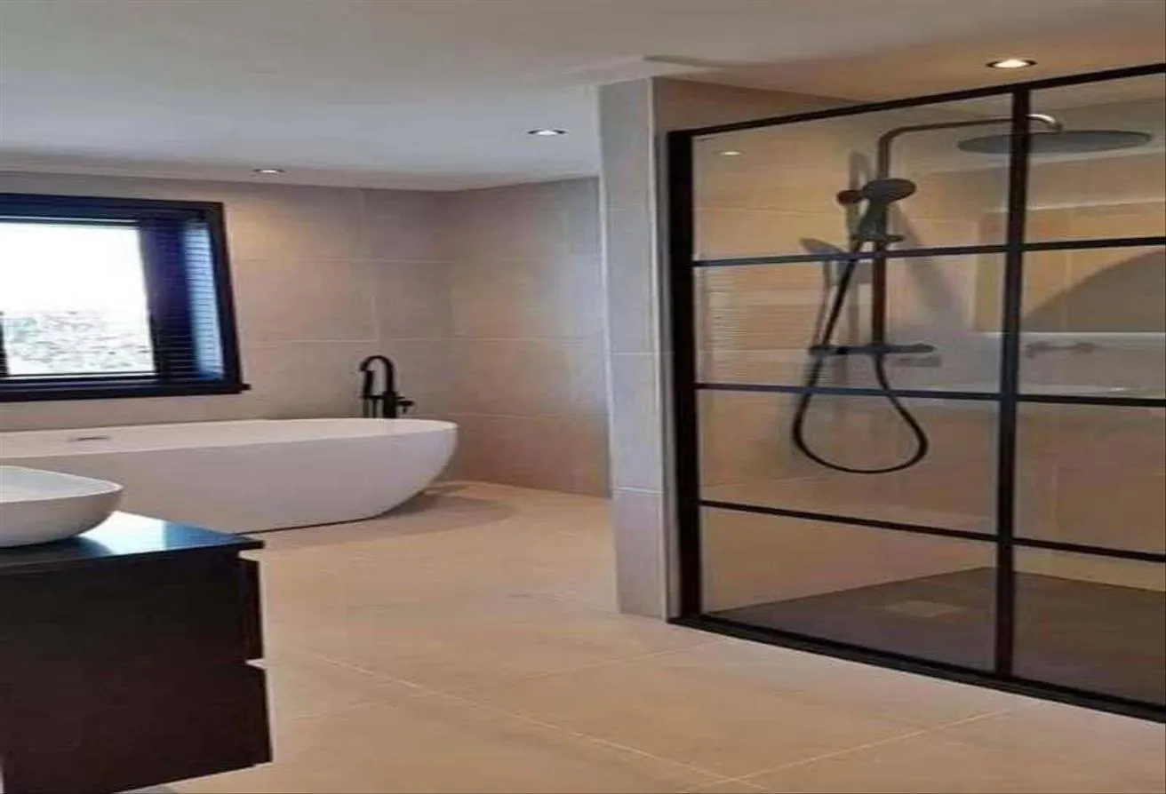 Sale in Latin District: Own a distinctive residential unit in the Latin