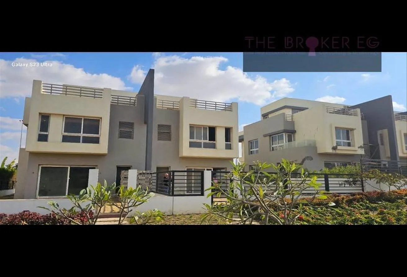 Sale in Hyde Park: Twin House for sale in Hyde Park 310m