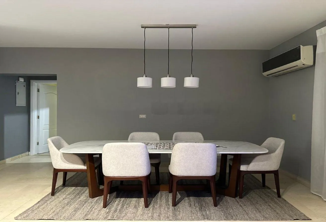 Rent in Beverly Hills Road: Apartment for rent at Beverly Hills